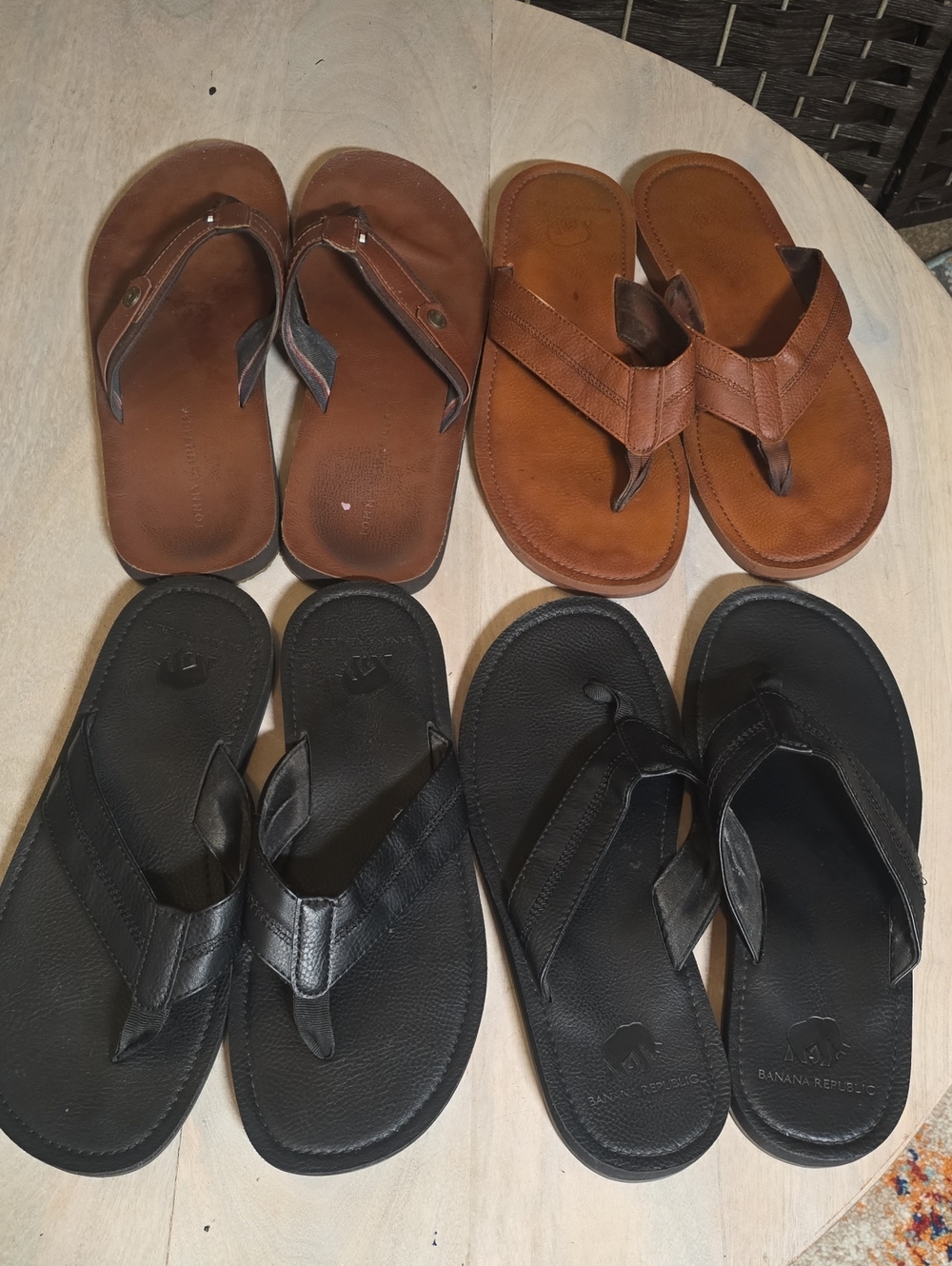 Men's Leather Flip Flops Sandal Lot Size 10 Banana Republic Tommy Hilfiger GUC